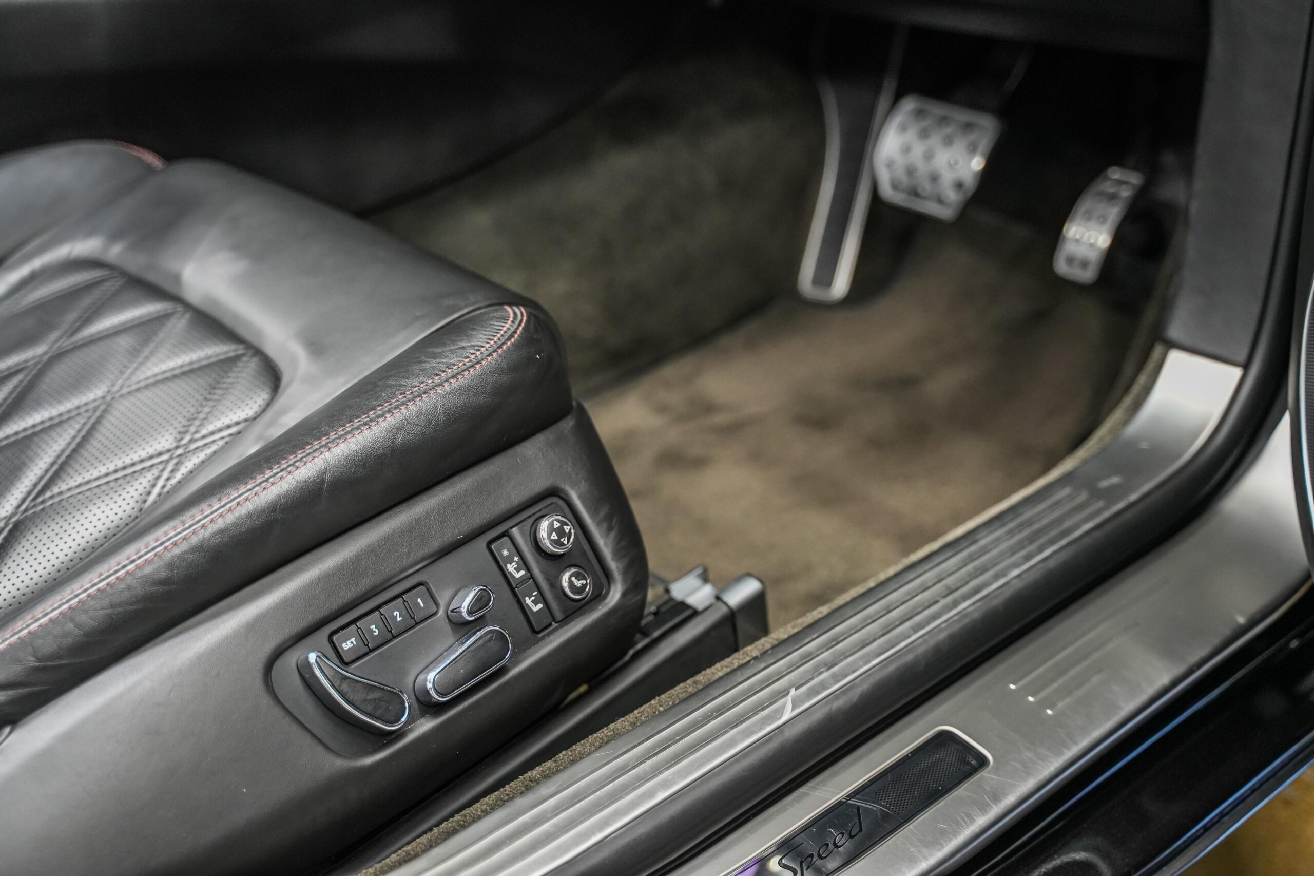 2014 Bentley Continental (25)