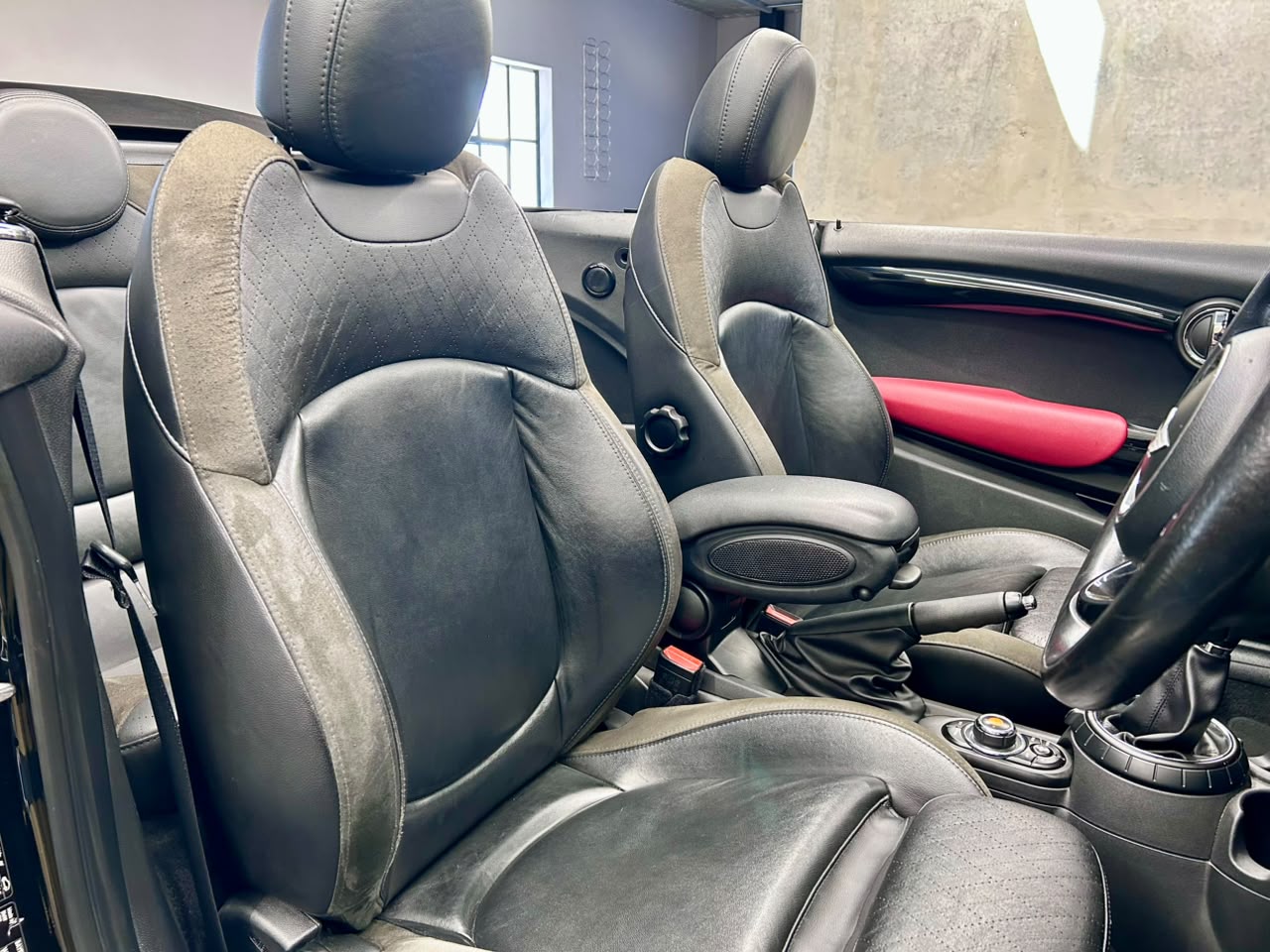 2016 MINI Cooper S Convertible Auto (17)