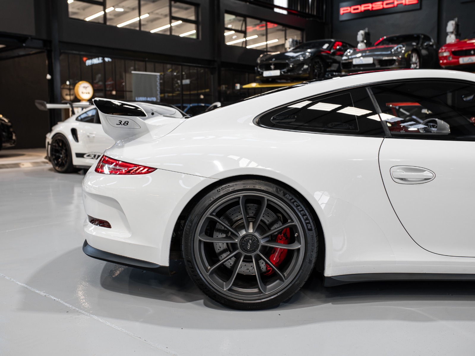 2014 Porsche 911 GT3 (32)