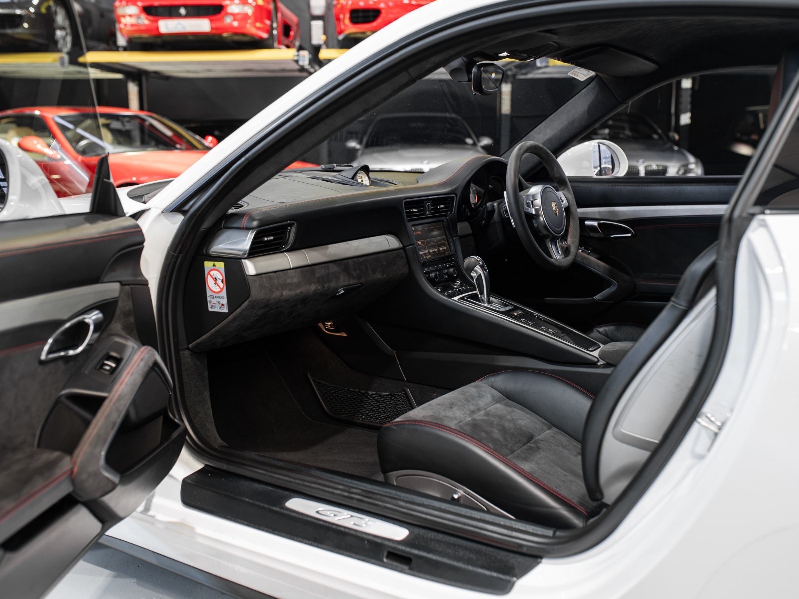 2014 Porsche 911 GT3 (45)