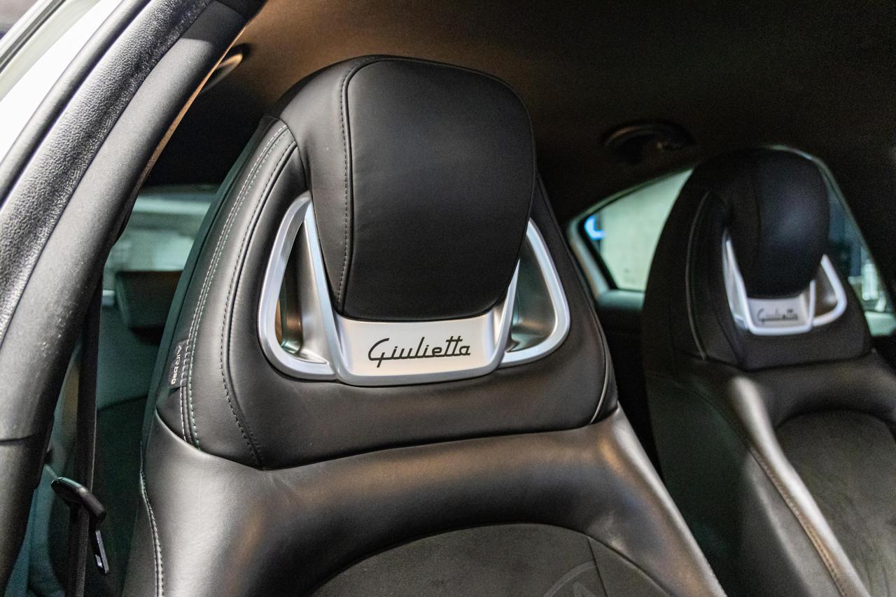 2016 Alfa Romeo Giulietta (1)