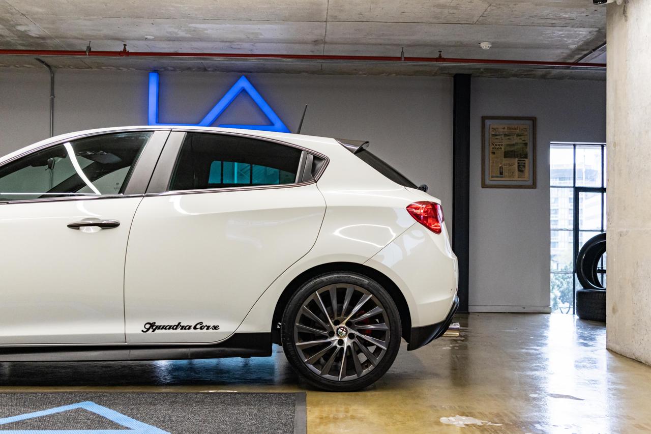 2016 Alfa Romeo Giulietta (10)