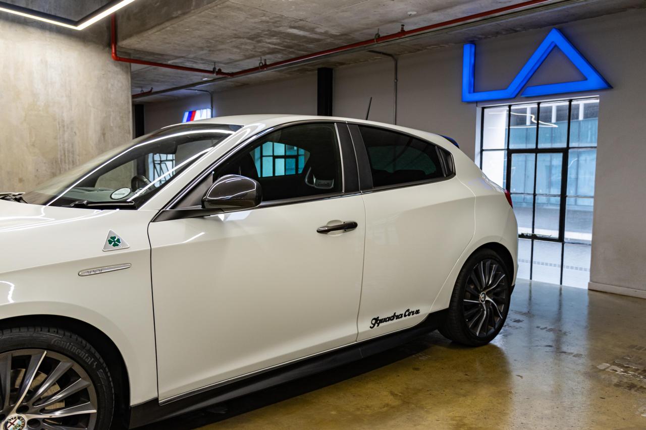 2016 Alfa Romeo Giulietta (2)