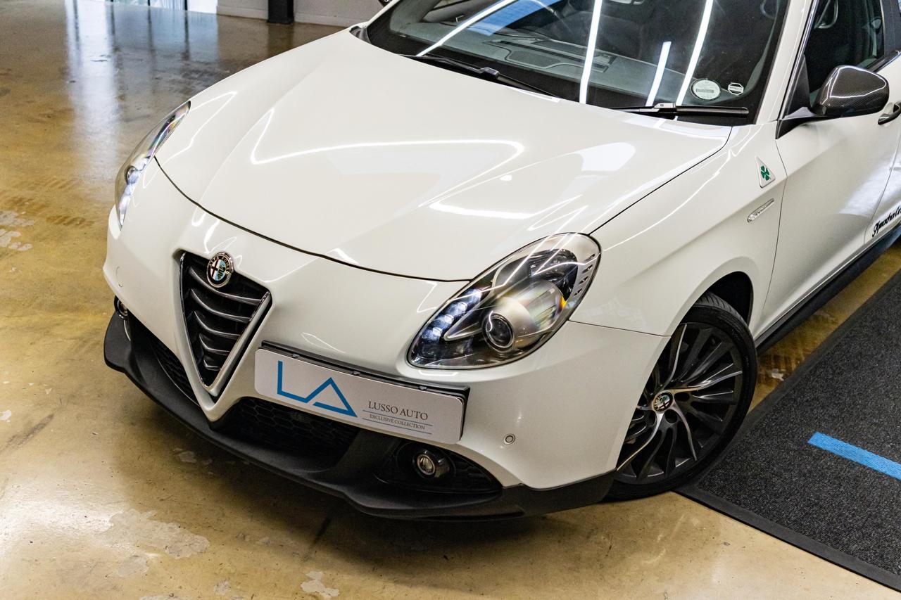 2016 Alfa Romeo Giulietta (29)