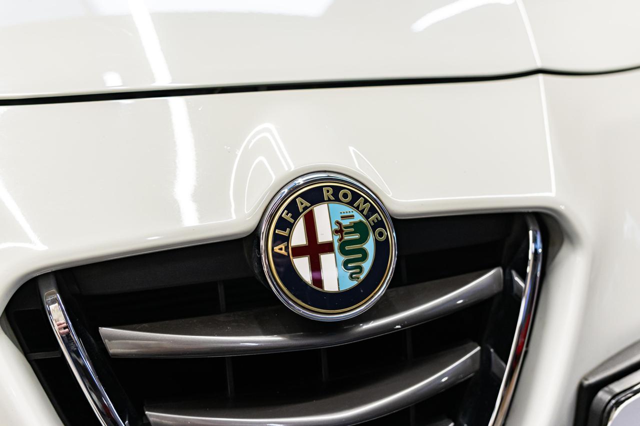 2016 Alfa Romeo Giulietta (7)