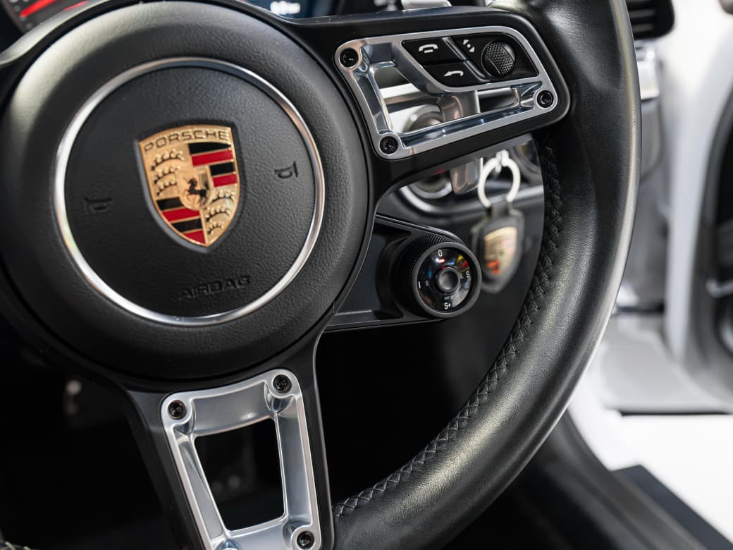 2017 Porsche 911 Carrera S (1)