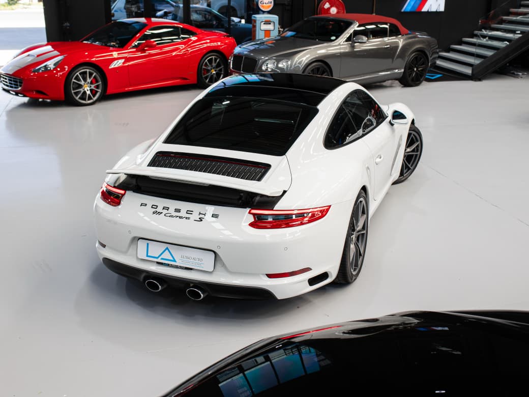 2017 Porsche 911 Carrera S (10)