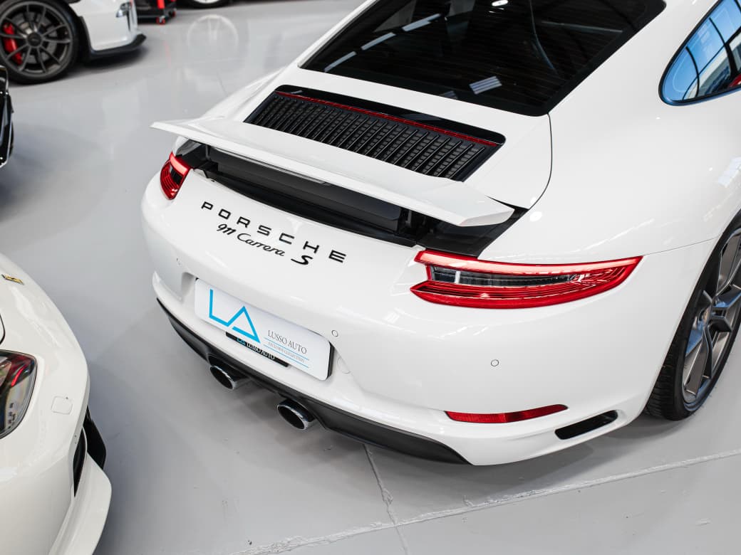 2017 Porsche 911 Carrera S (17)