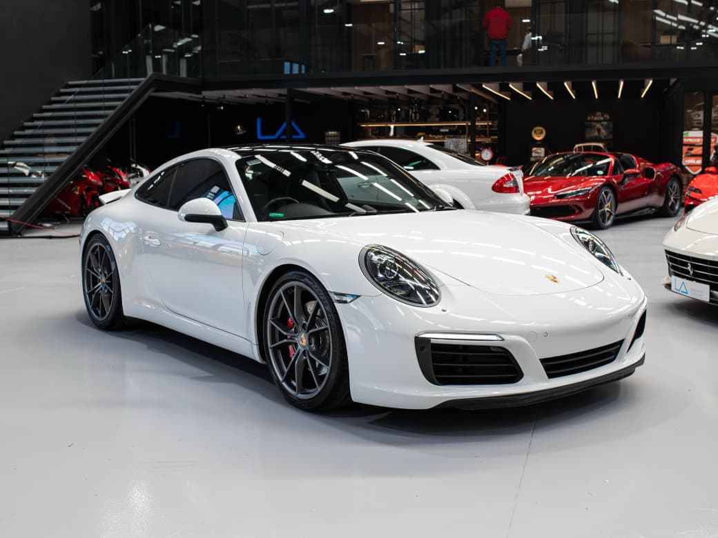 2017 Porsche 911 Carrera S (22)
