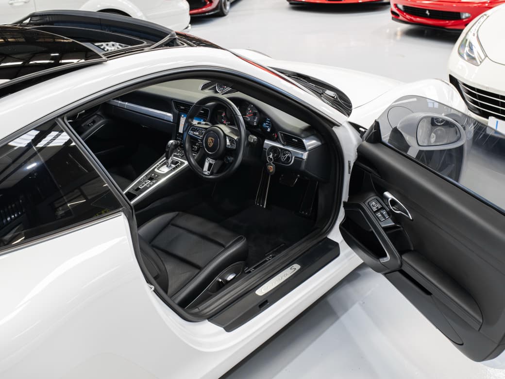 2017 Porsche 911 Carrera S (23)