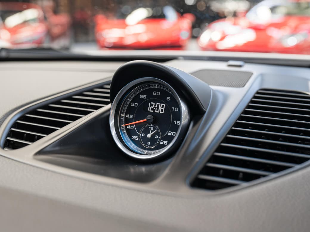 2017 Porsche 911 Carrera S (26)