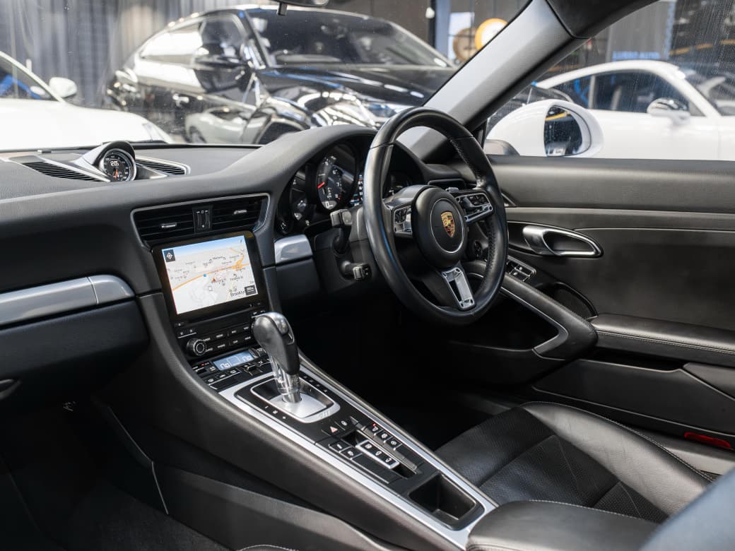 2017 Porsche 911 Carrera S (3)