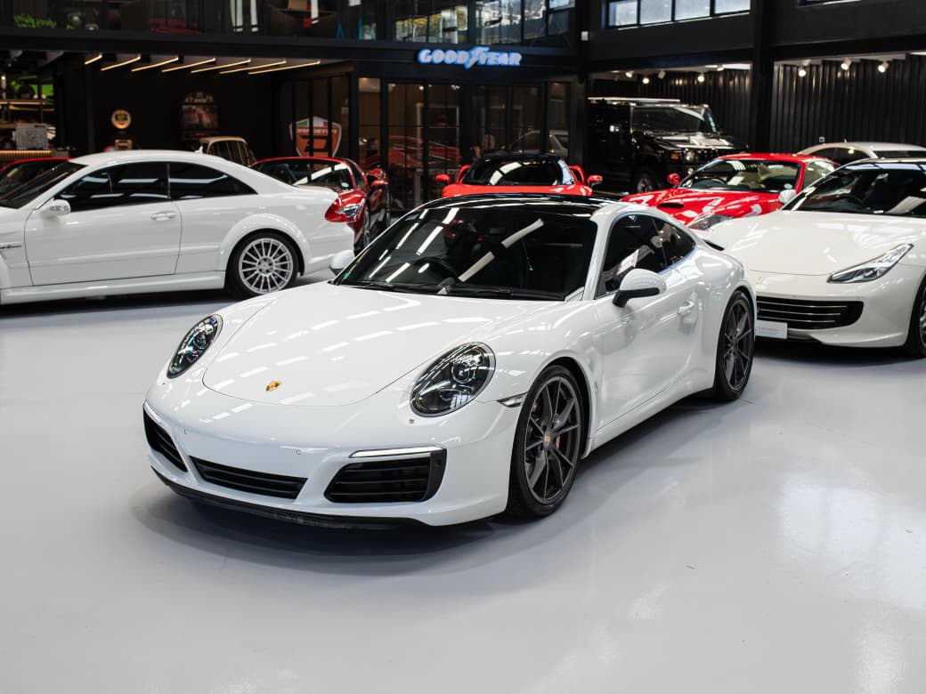 2017 Porsche 911 Carrera S (32)