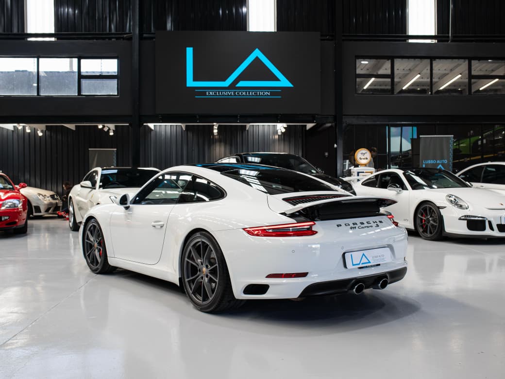 2017 Porsche 911 Carrera S (35)