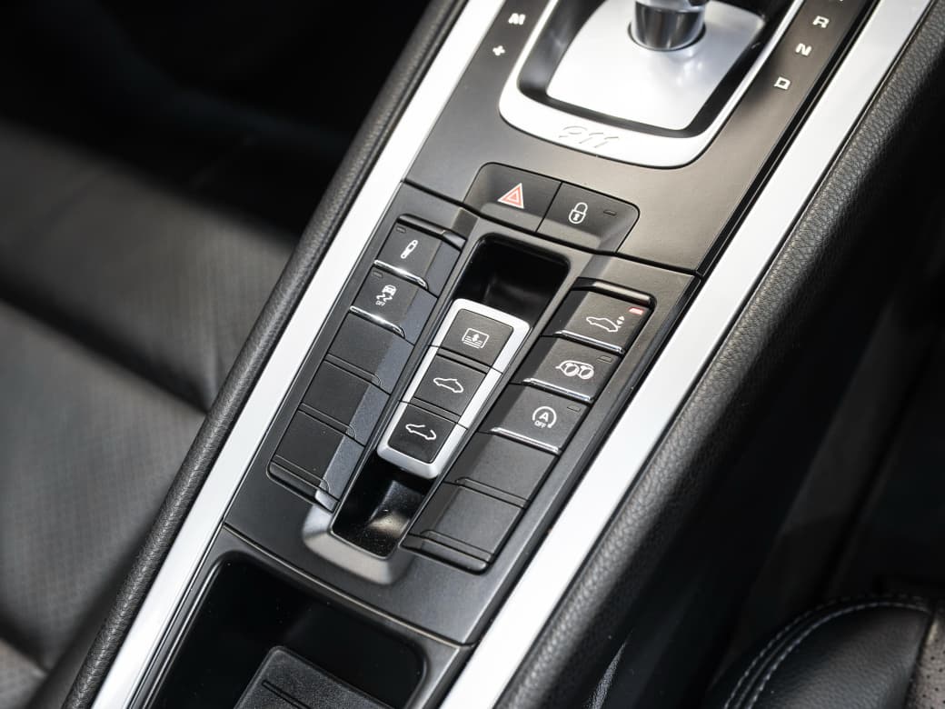 2017 Porsche 911 Carrera S (42)