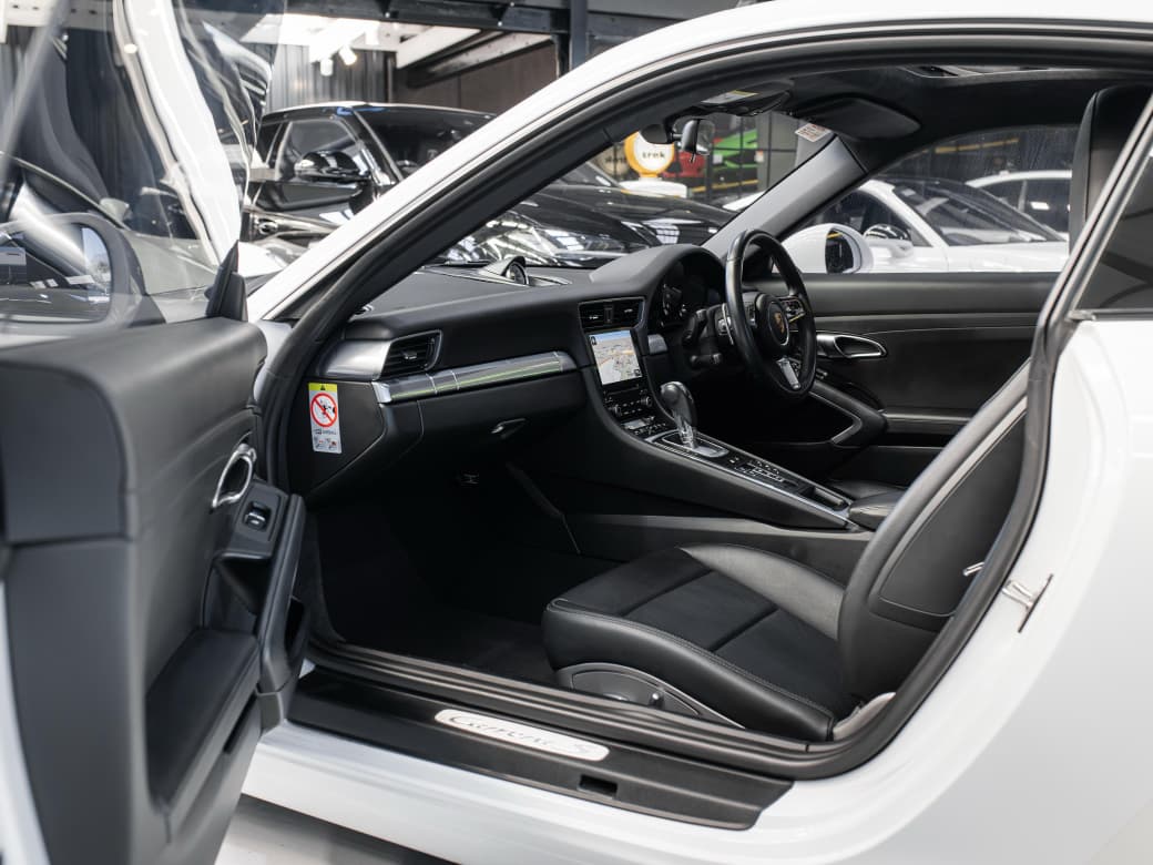 2017 Porsche 911 Carrera S (44)