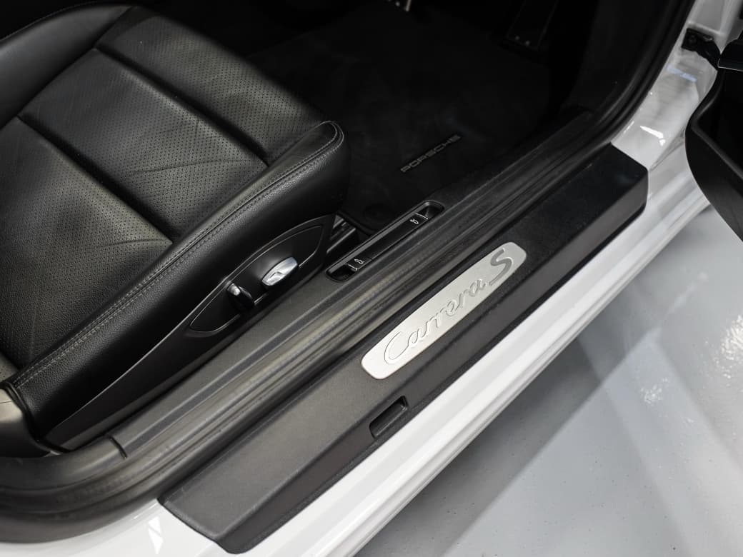 2017 Porsche 911 Carrera S (50)