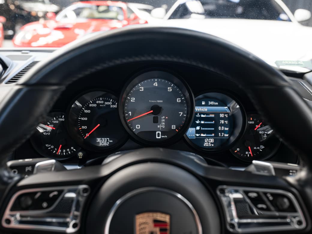 2017 Porsche 911 Carrera S (9)
