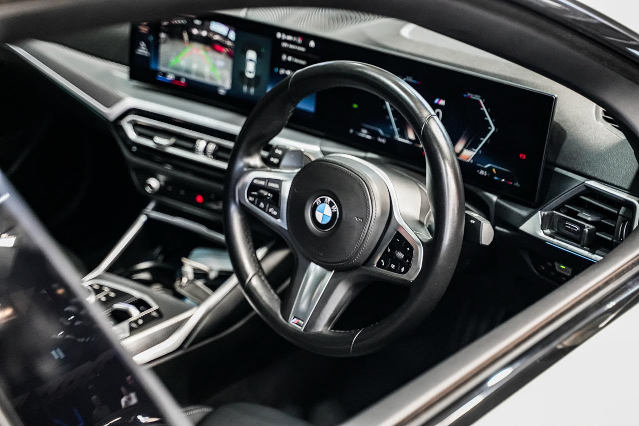 2024 BMW 3 Series 320d M Sport (14)