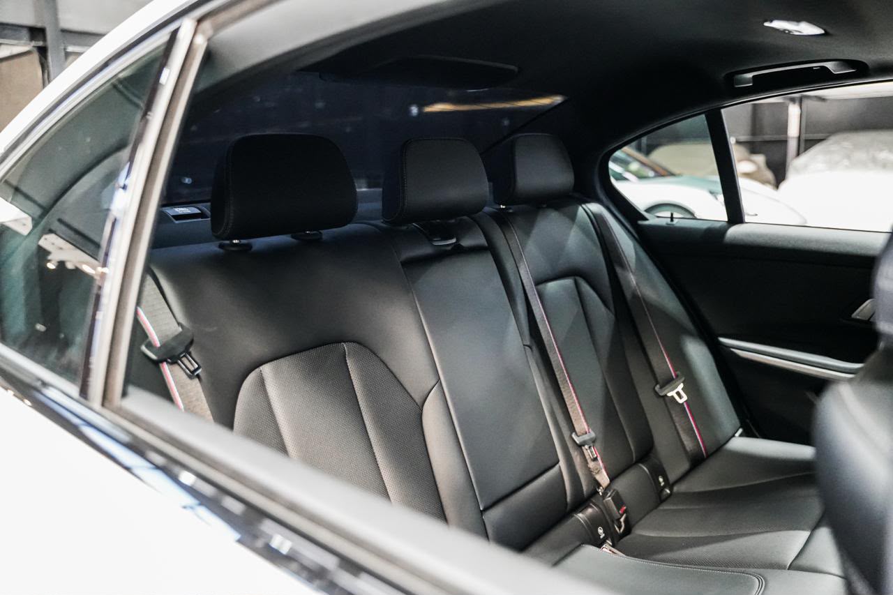 2024 BMW 3 Series 320d M Sport (18)