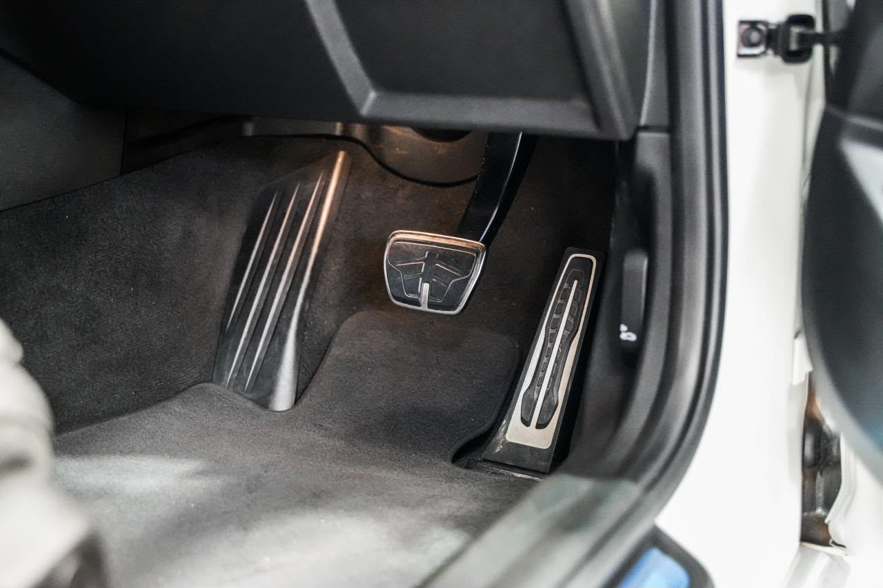 2024 BMW 3 Series 320d M Sport (21)