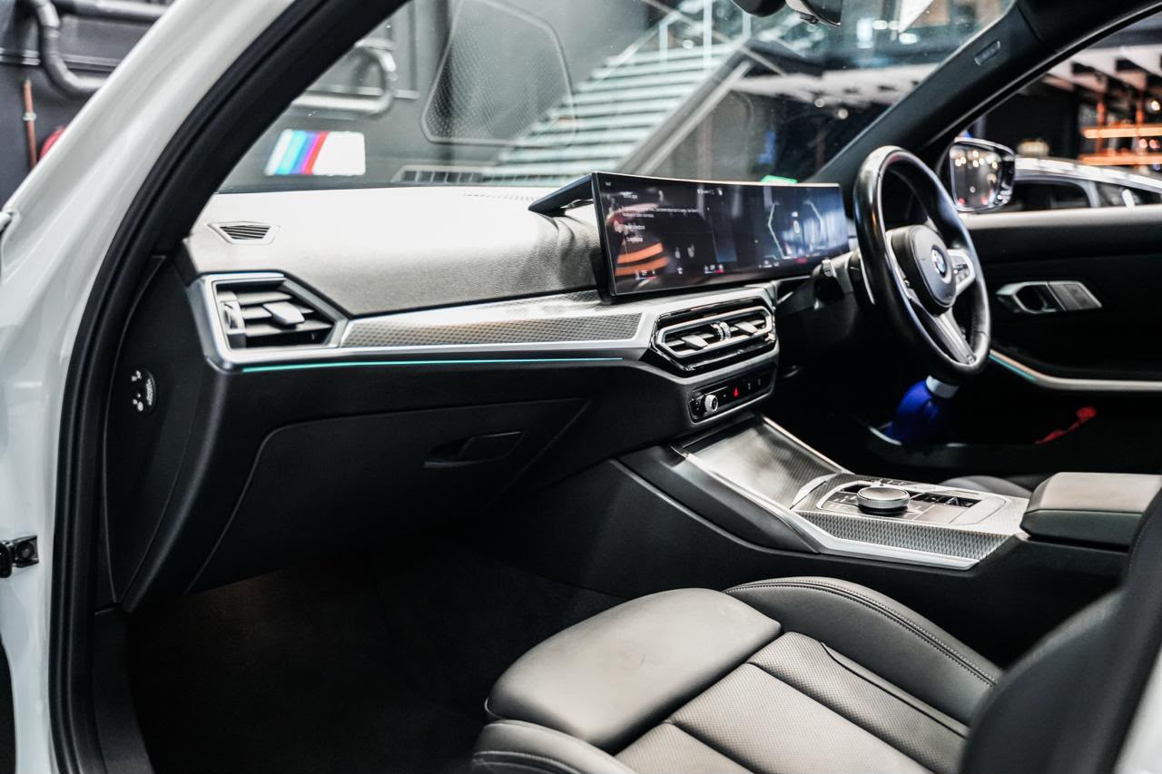 2024 BMW 3 Series 320d M Sport (28)